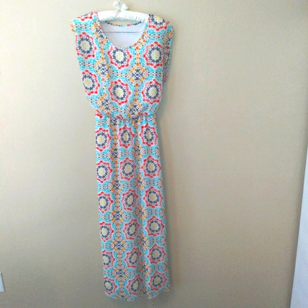 Colorful Sleeveless Maxi Dress No Slits Size Large